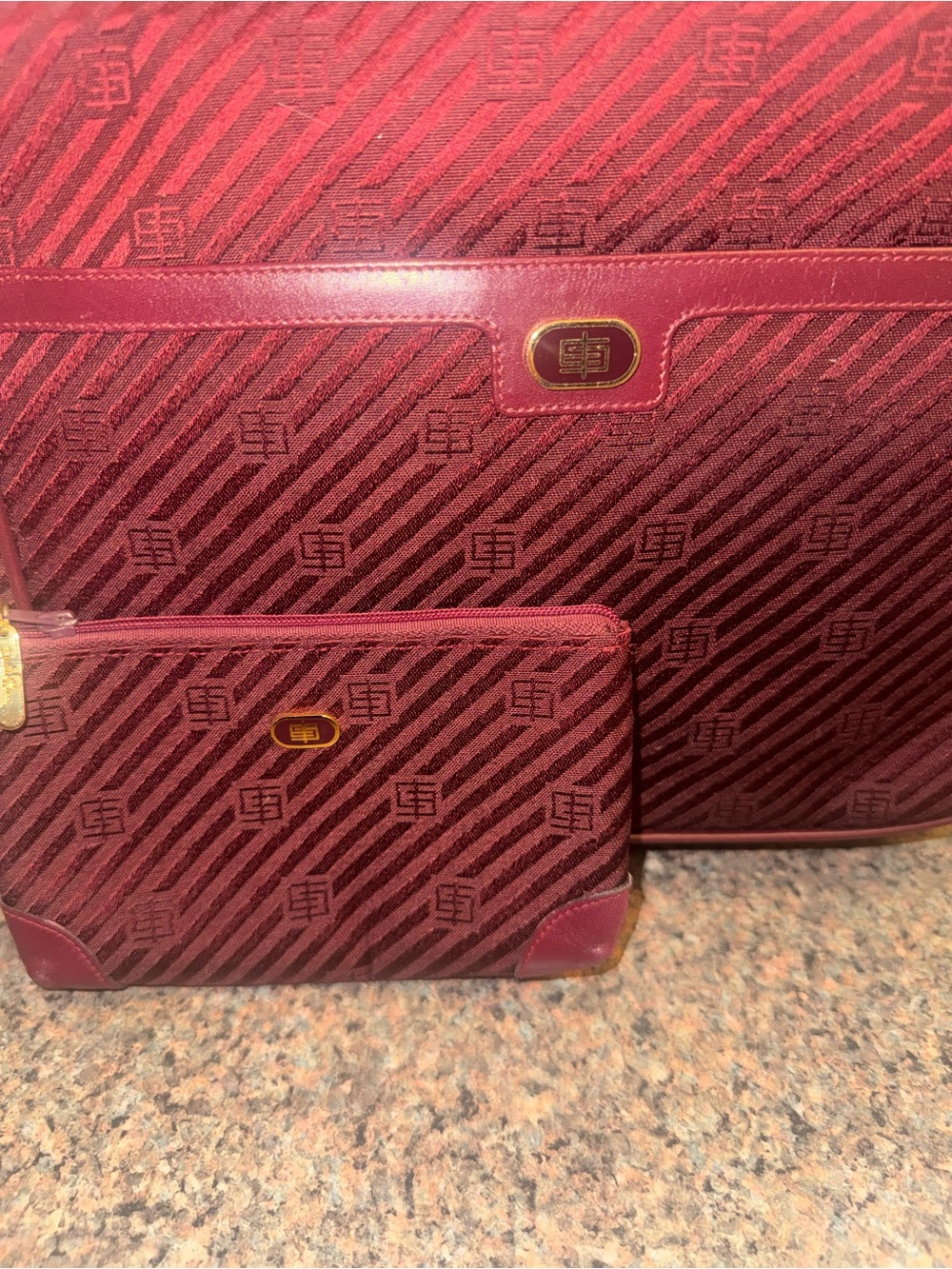 Emilio Pucci Wine Burgundy Shoulder Bag with Matching Pouch set - Picture 2 of 9